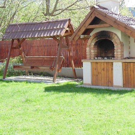 Отель Casa Dancs Ковасна Экстерьер фото
