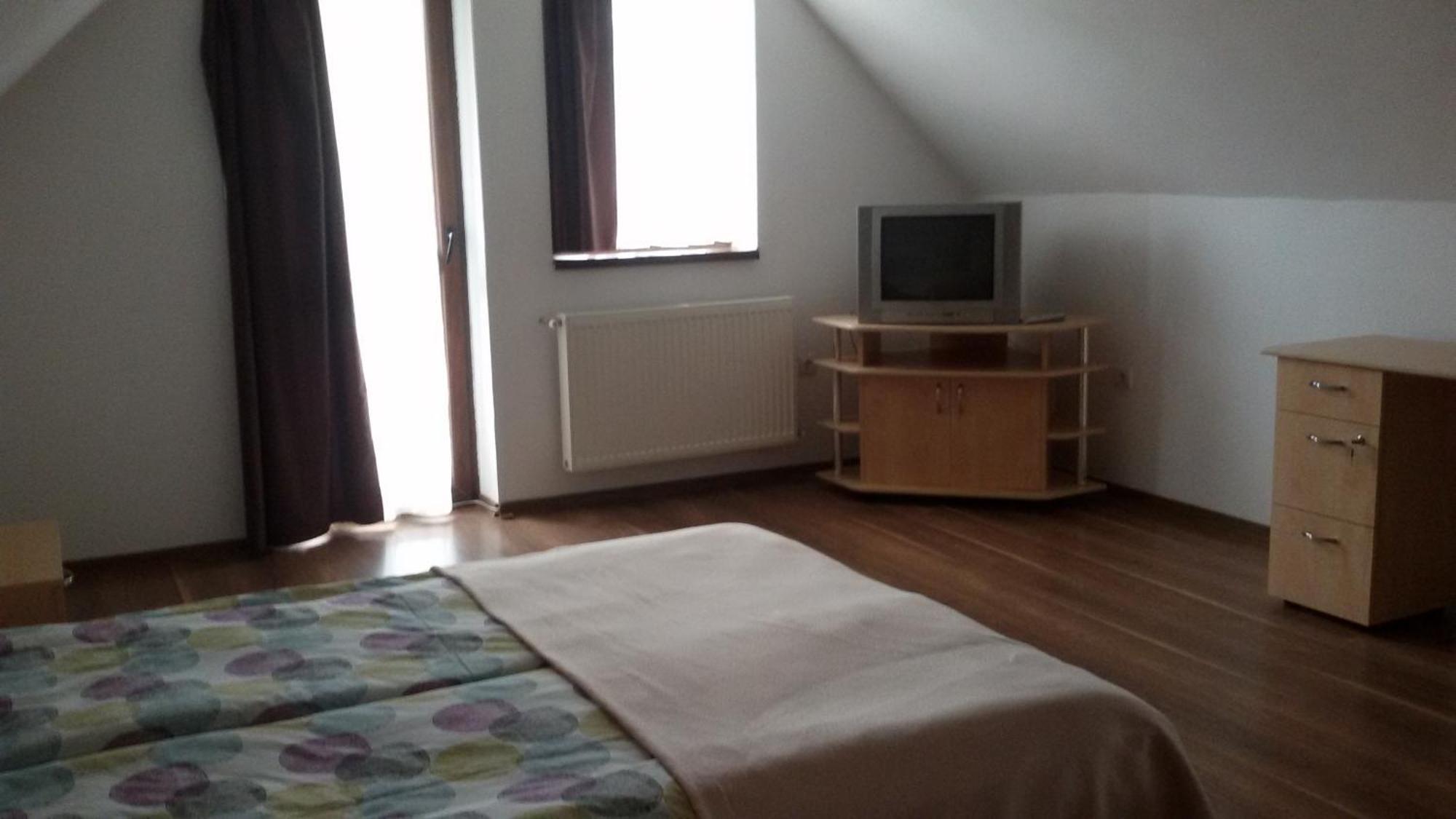 Отель Casa Dancs Ковасна Экстерьер фото