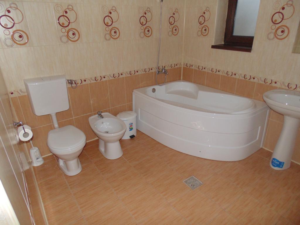 Отель Casa Dancs Ковасна Экстерьер фото