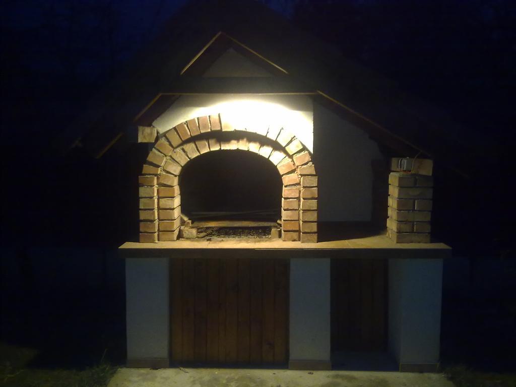 Отель Casa Dancs Ковасна Экстерьер фото