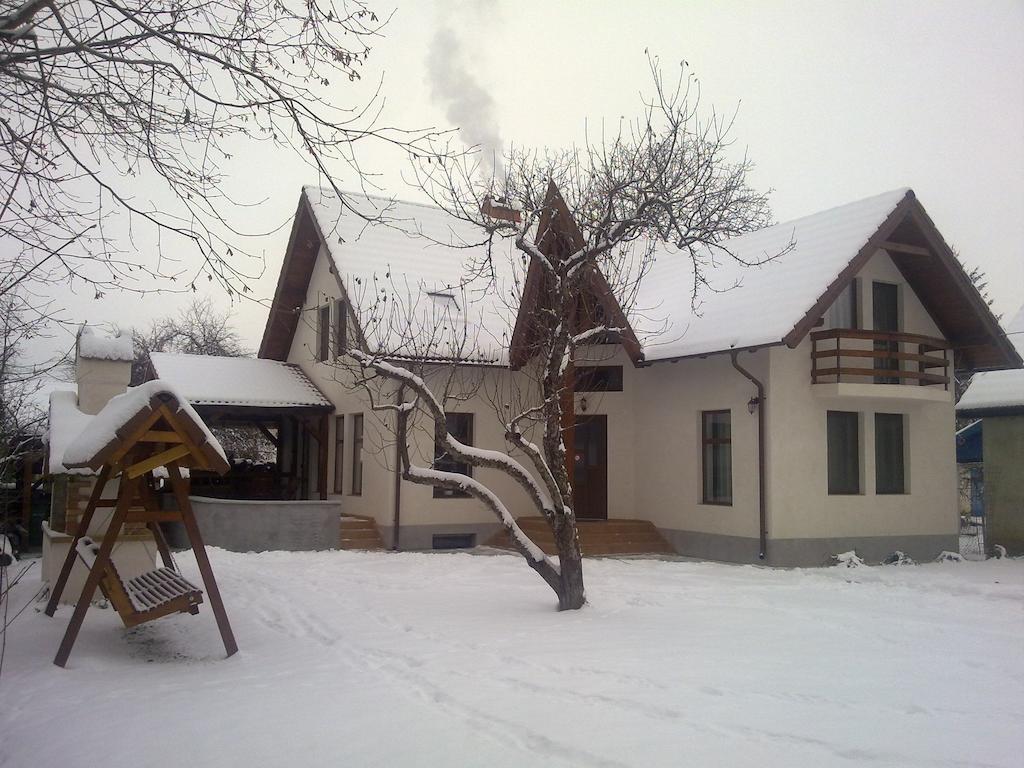 Отель Casa Dancs Ковасна Экстерьер фото