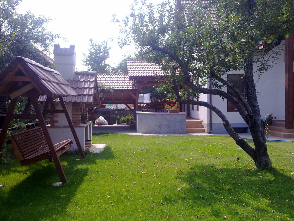 Отель Casa Dancs Ковасна Экстерьер фото