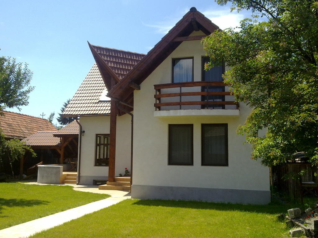 Отель Casa Dancs Ковасна Экстерьер фото