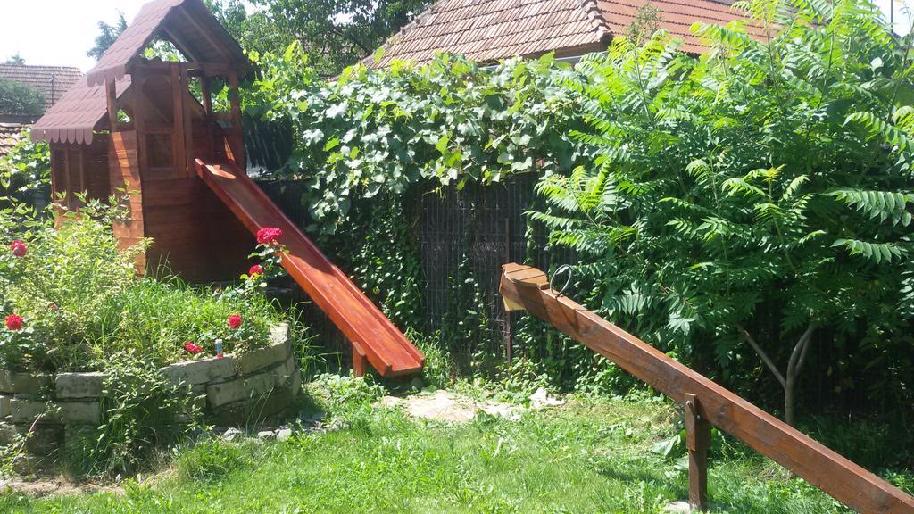 Отель Casa Dancs Ковасна Экстерьер фото