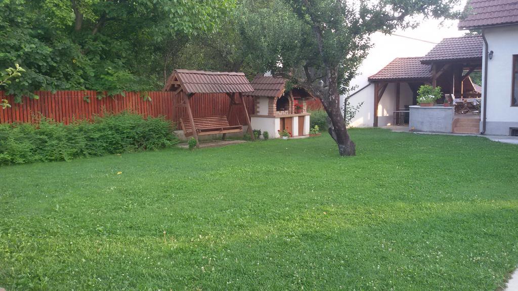 Отель Casa Dancs Ковасна Экстерьер фото