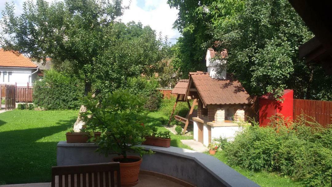 Отель Casa Dancs Ковасна Экстерьер фото